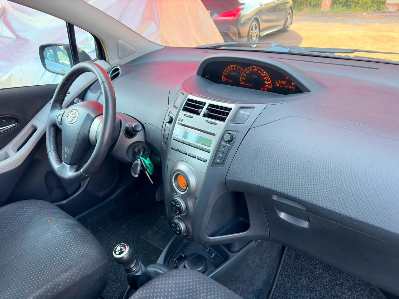 Toyota Yaris 1.0 5 porte Sol