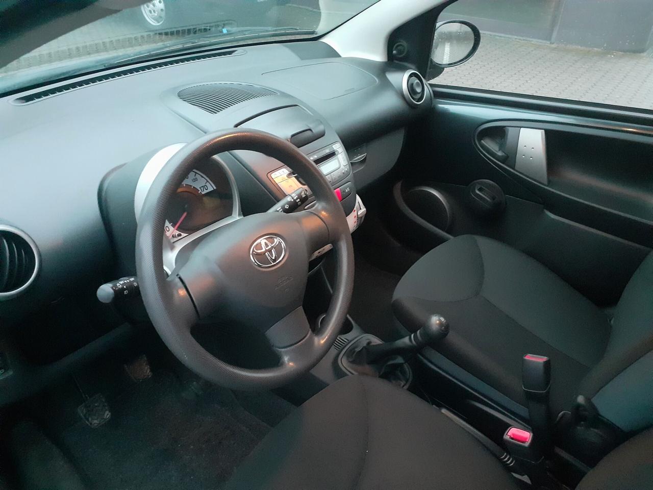 Toyota Aygo 1.0 12V VVT-i 5 porte Cool Soda Connect