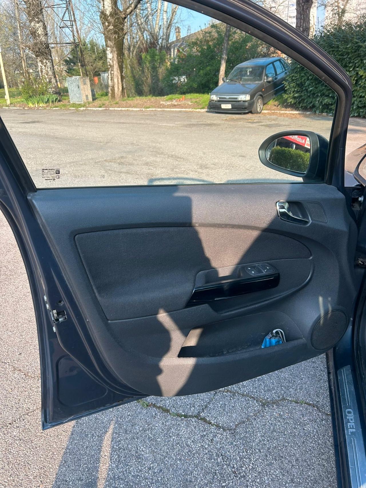 Opel Corsa 1.2 cc benzina GPL full optional anno 2011