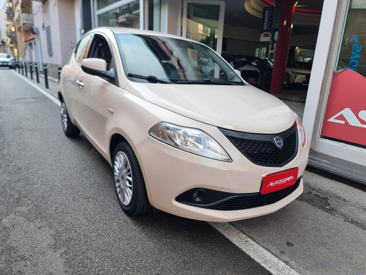 Lancia Ypsilon 1.2 69 CV 5 porte Gold