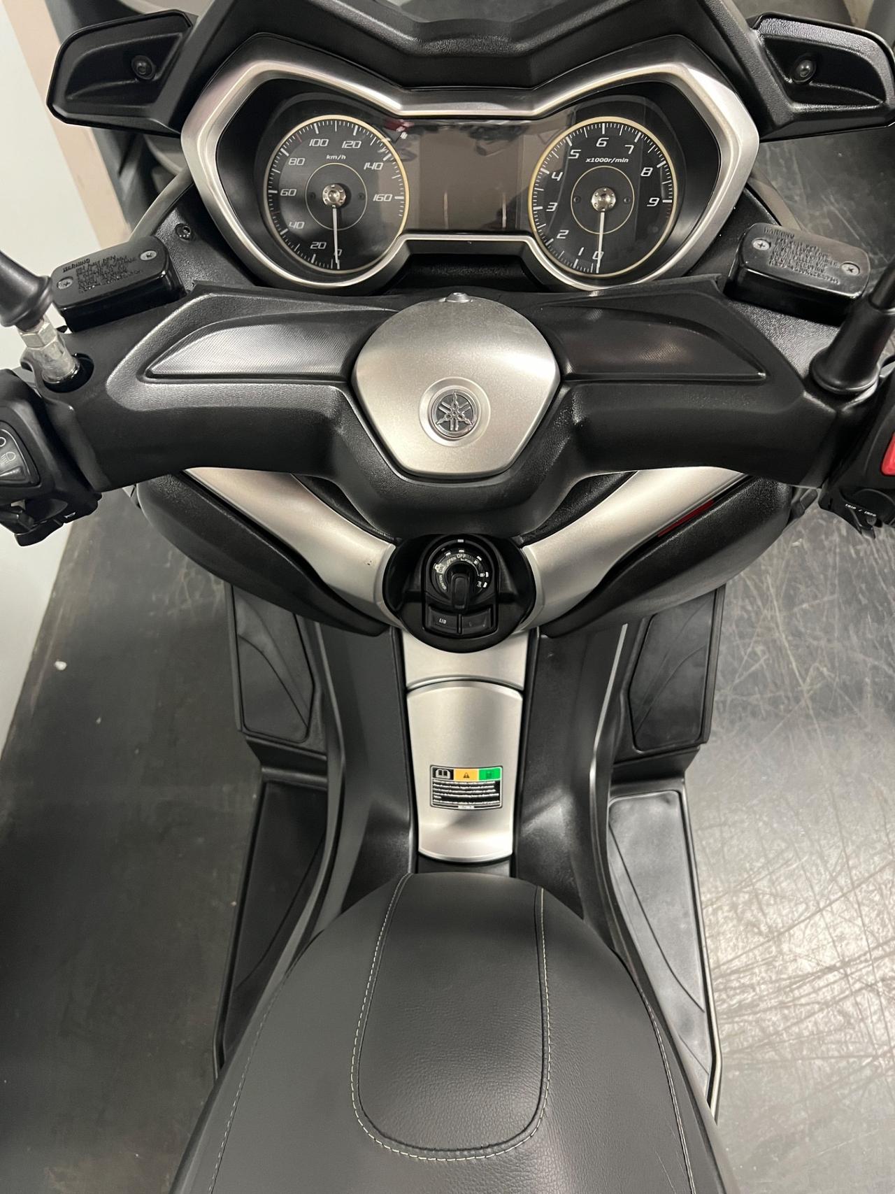 Yamaha X-Max 300