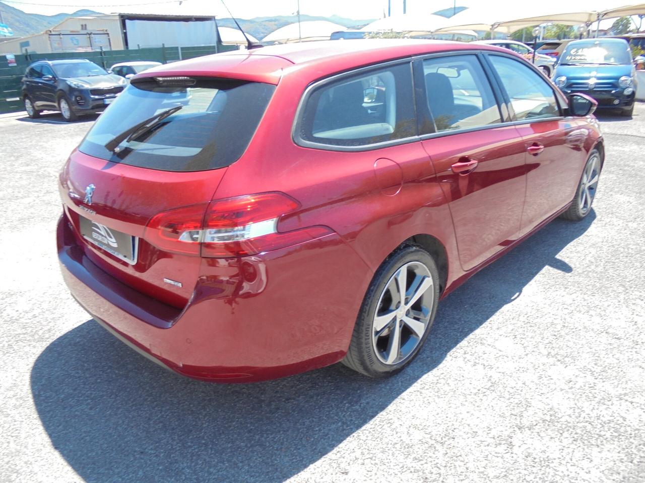 Peugeot 308 BlueHDi 120 S&S SW Allure