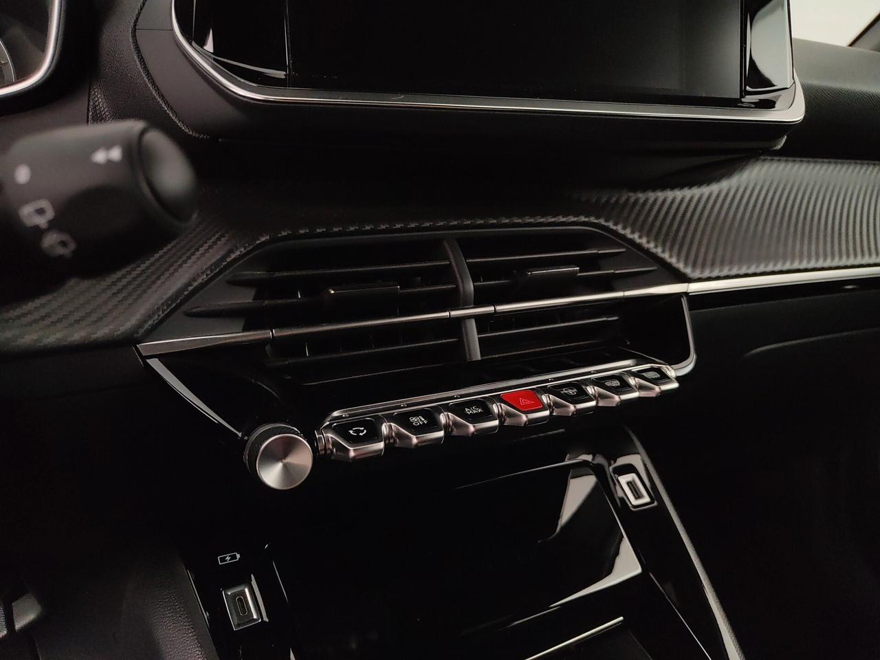 Peugeot 2008 BlueHDi 130 S&S EAT8 Allure