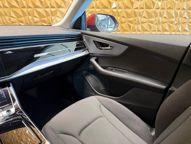 Audi Q8 55 TFSI e quattro tiptronic Sport