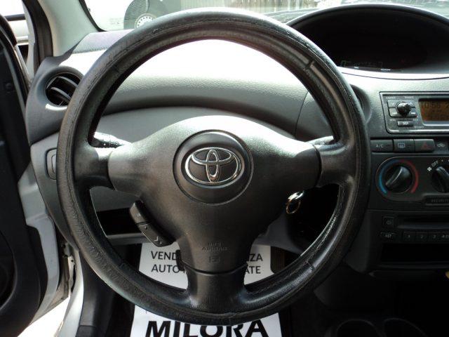 TOYOTA Yaris 1.0i 16V cat 3 porte Sol