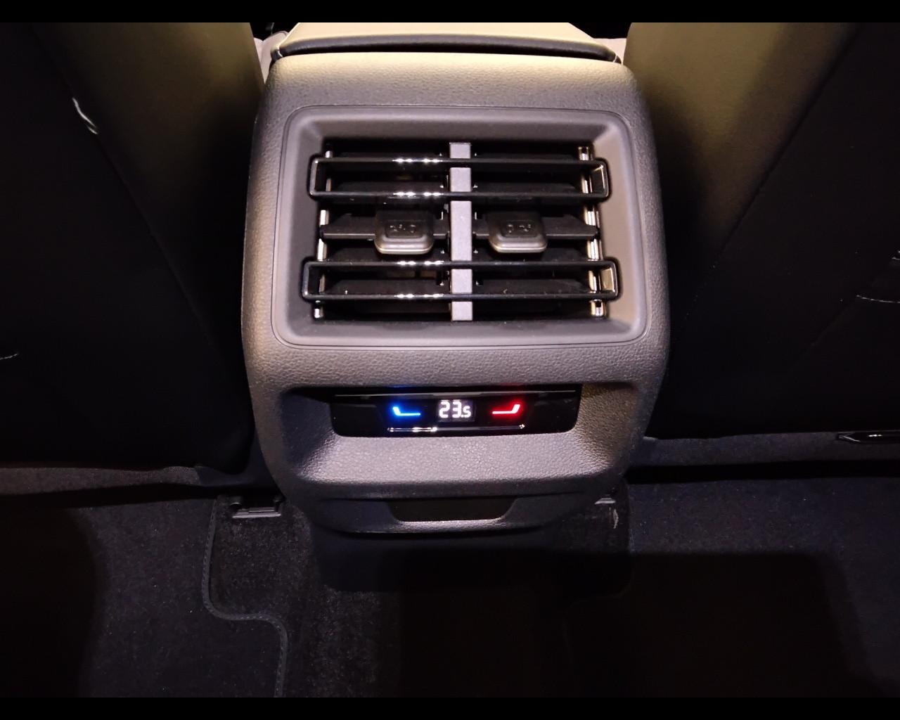 VOLKSWAGEN Tiguan III 2024 - Tiguan 2.0 tdi Life 150cv dsg