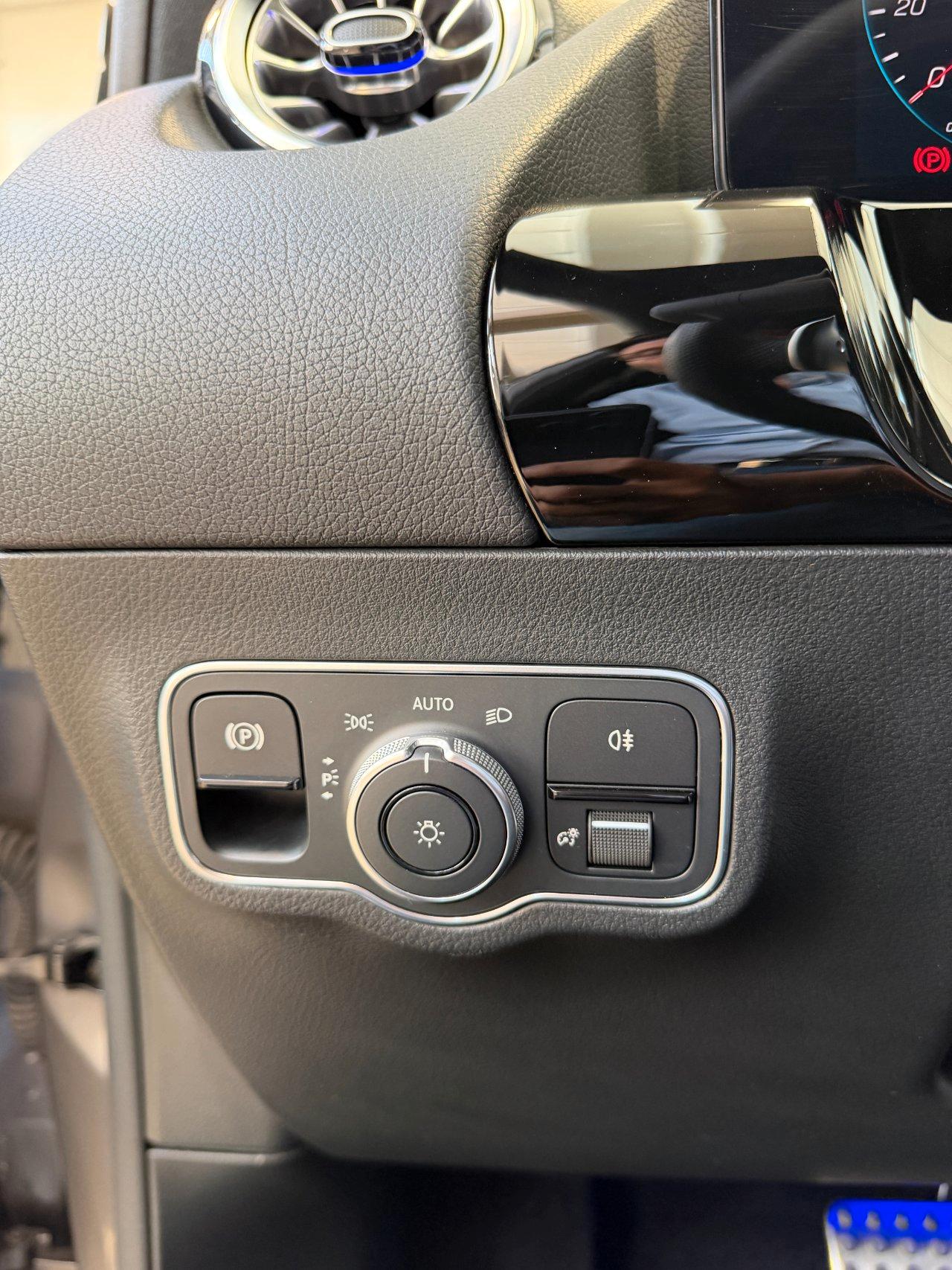 Mercedes B 200 D Premium AMG Auto-LED-18"-Camera-Carplay-Pack Luci