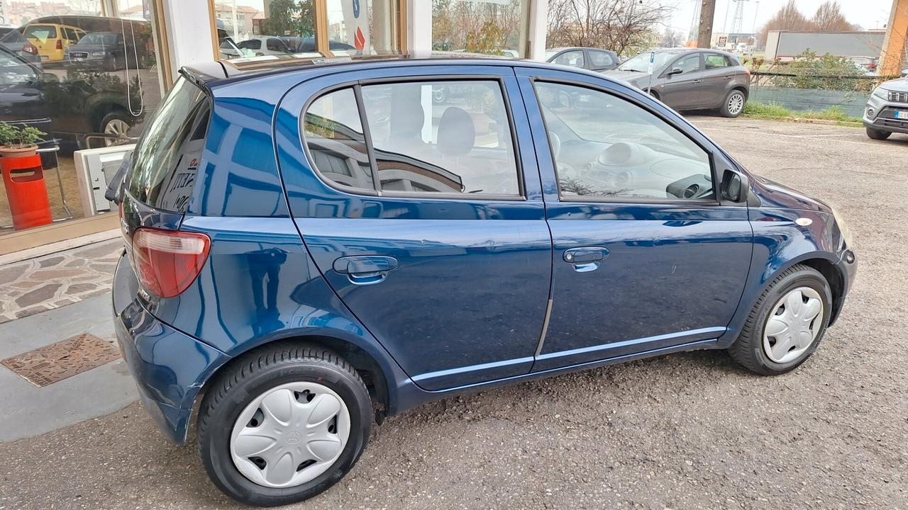 Toyota Yaris 1.0i 16V cat 5 porte Sol
