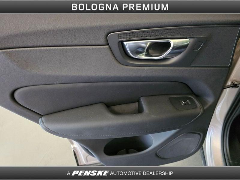 Volvo XC60 XC60 B5 AWD automatico Ultra Dark