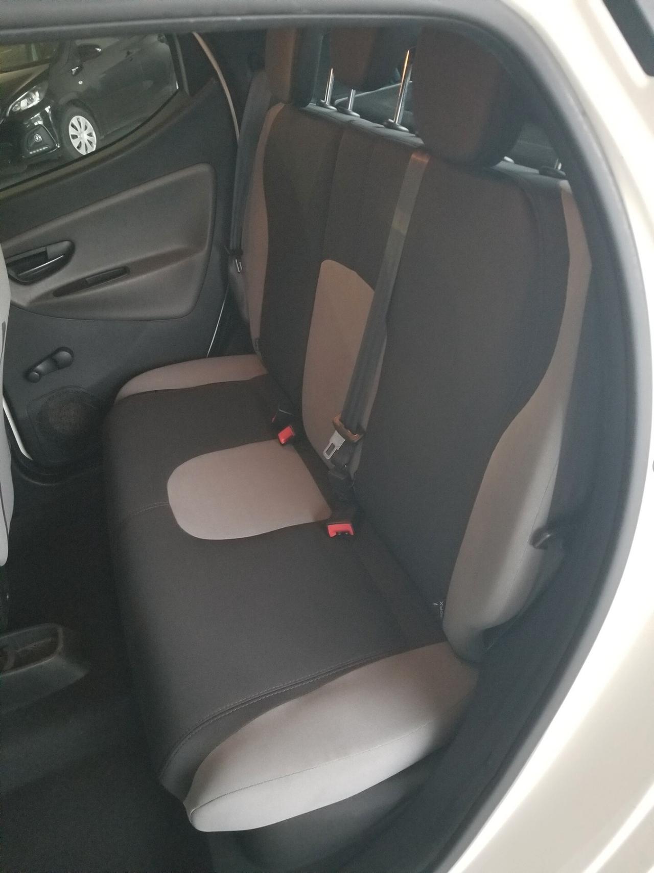 Lancia Ypsilon 1.2 69 CV 5 porte GPL Ecochic Silver