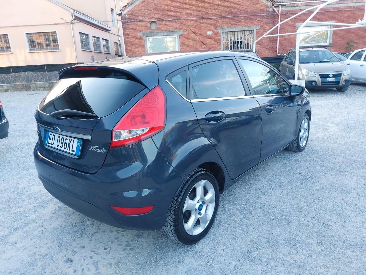 Ford Fiesta 1.4 TDCi 5p. Titanium OK NEOPATENTATI