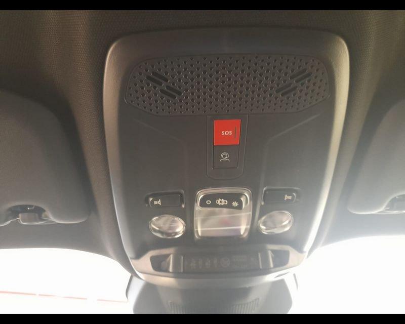 Peugeot 2008 Allure Hybrid 136 e-DCS6