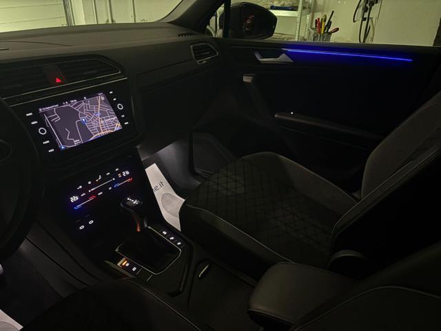 VOLKSWAGEN Tiguan 2.0 TDI 150 CV SCR DSG R-Line LUCI AMBIENTE