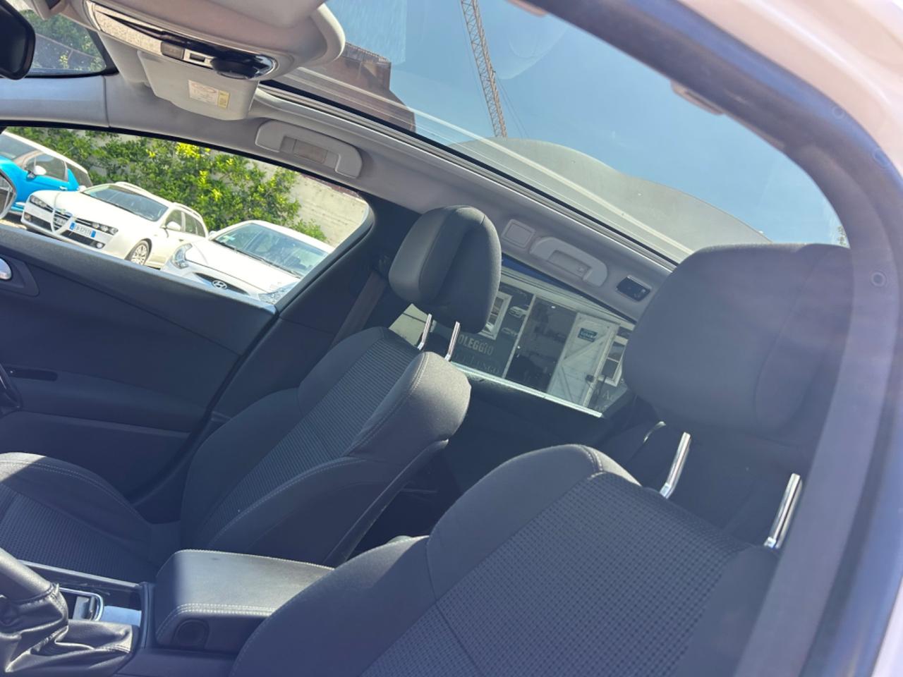 Peugeot 508 BlueHDi 180 EAT6 S&S SW Allure