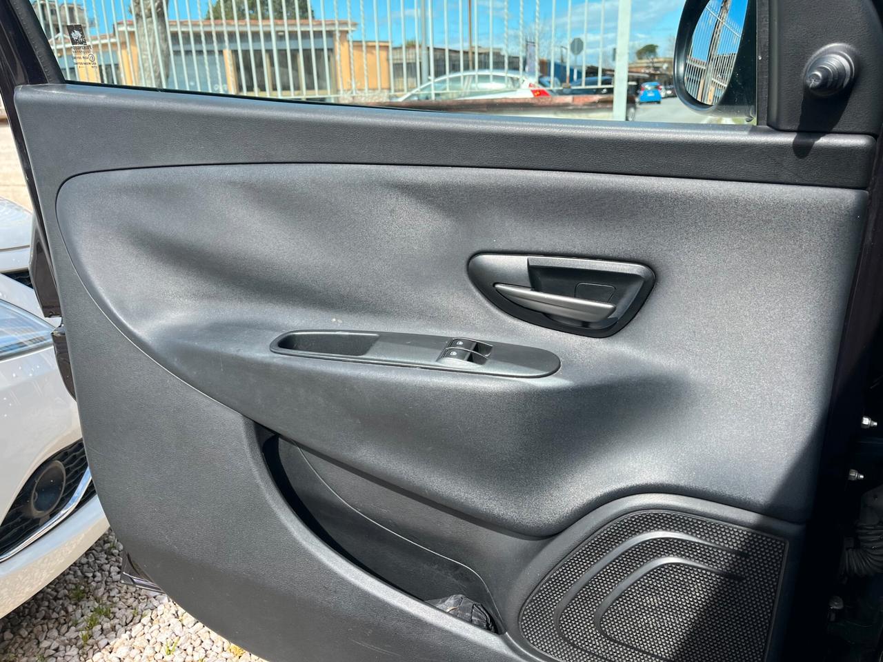 Lancia Ypsilon 1.2 69 CV 5 porte GPL DI SERIE KM CERTIFICATI