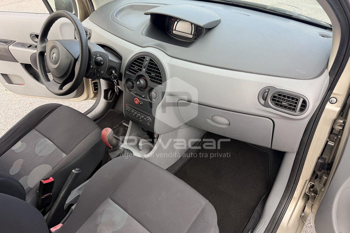 RENAULT Modus 1.2 16V Saint Tropez