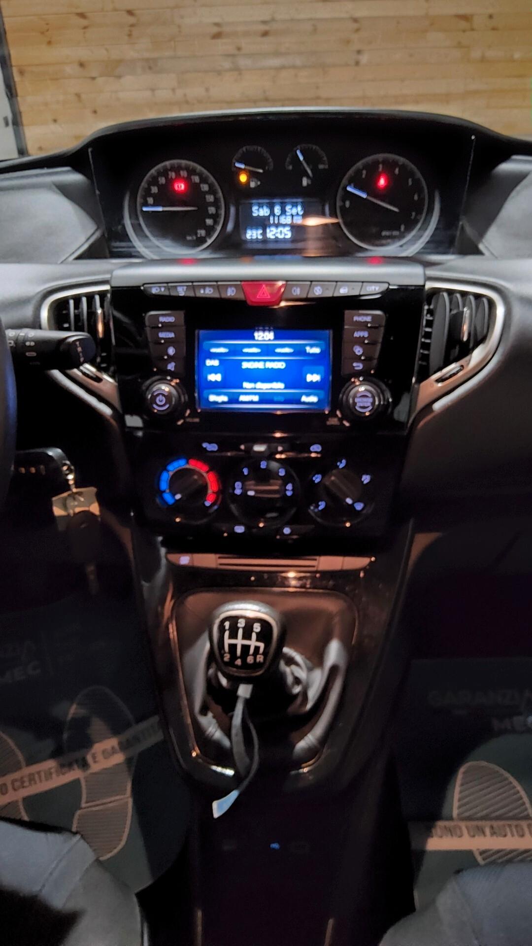 Lancia Ypsilon 1.0 FireFly 5 porte S&S Hybrid Ecochic Gold