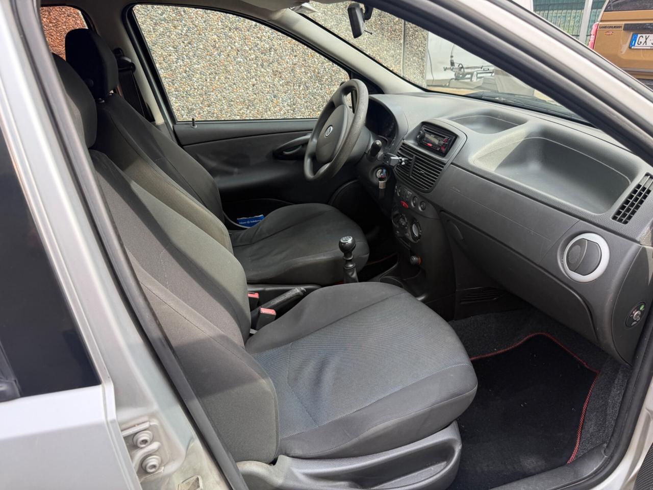 Fiat punto 1.2 benzina 44kw euro4 neopatentati