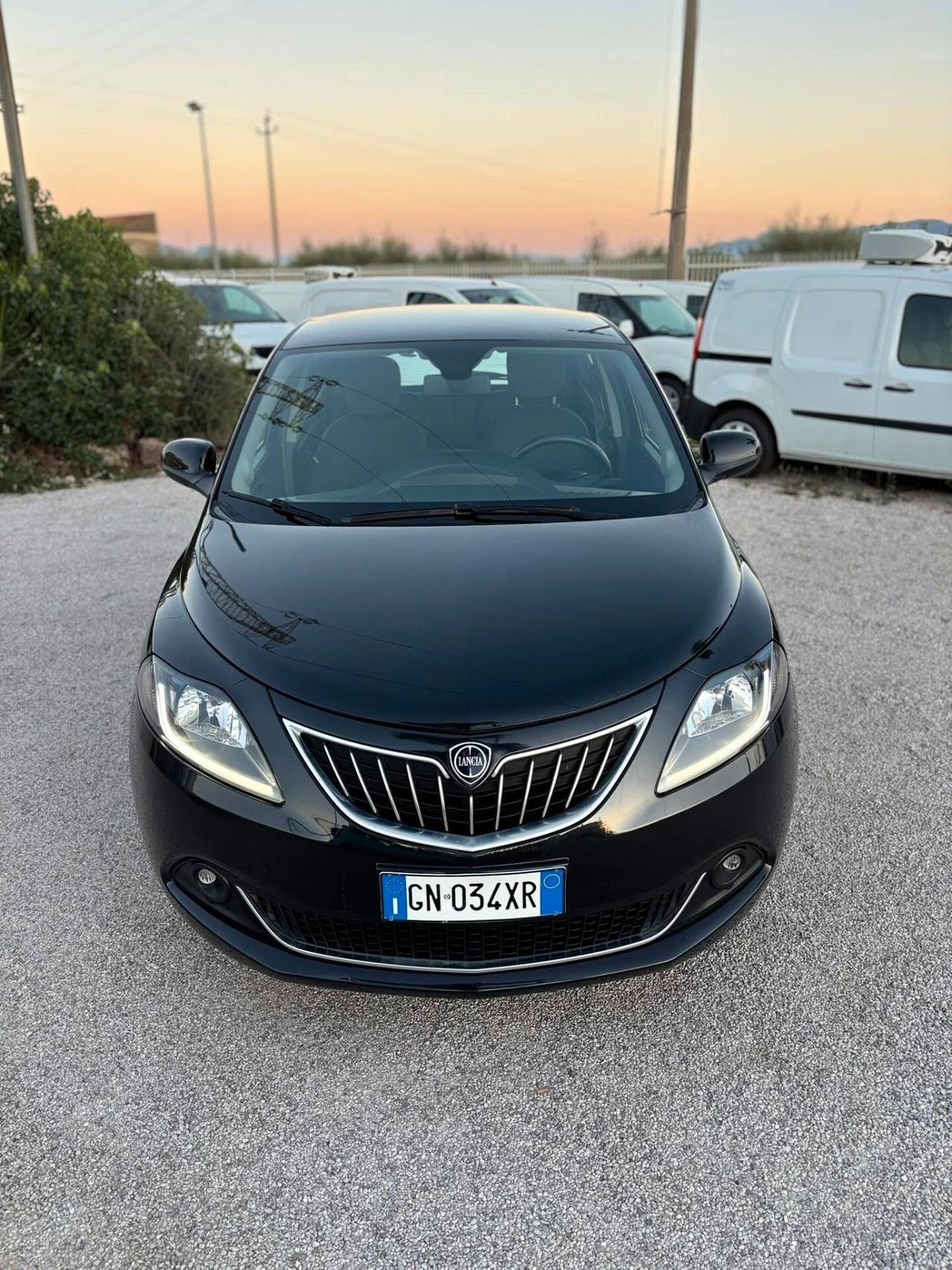 Lancia Ypsilon 1.0 FireFly 5 porte S&S Hybrid Silver Plus