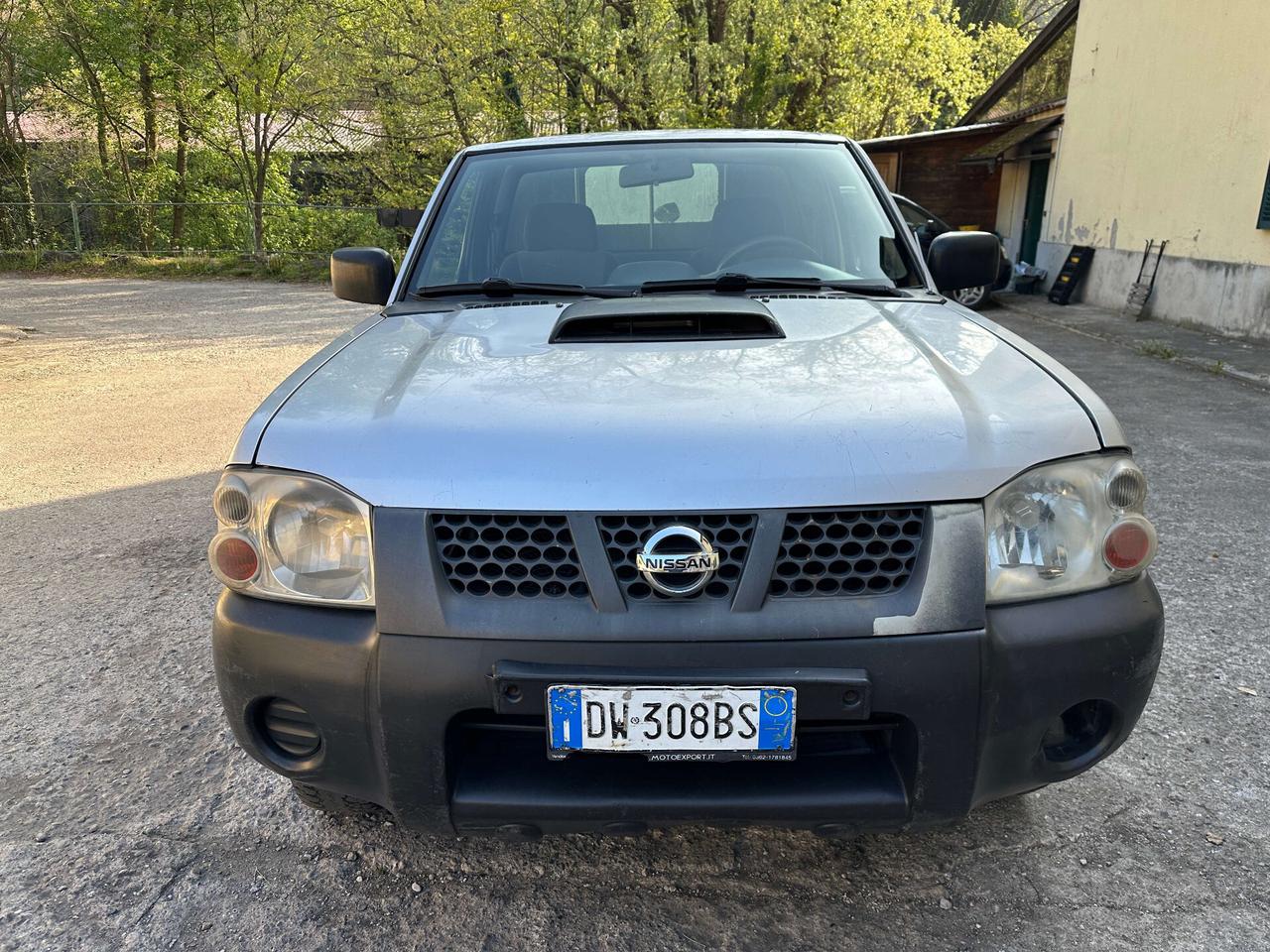 Nissan NP300 2.5 tdi 2p. King Cab Premium - 4x4