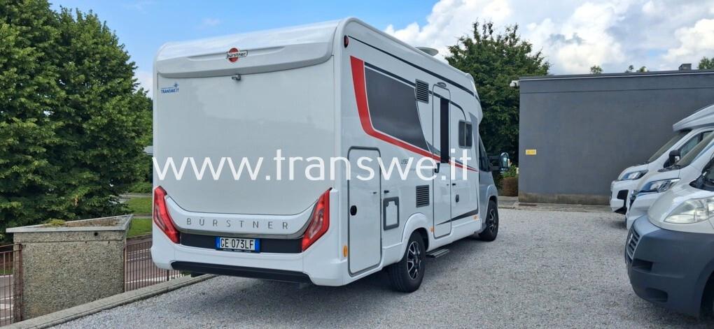 Bürstner Lyseo 684G Ampia zona giorno e bagno in coda