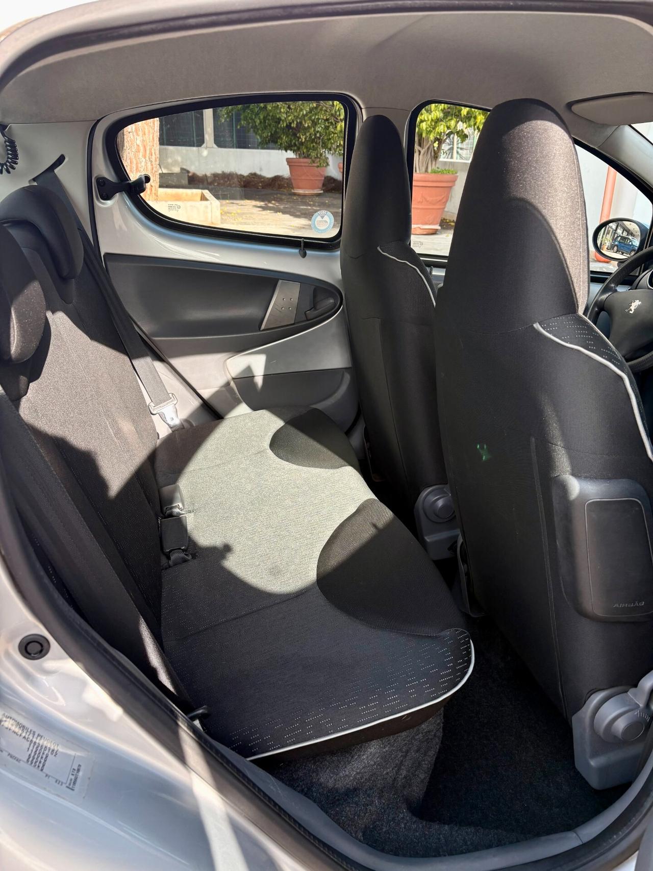 Peugeot 107 1.0 68CV 5p. Desir