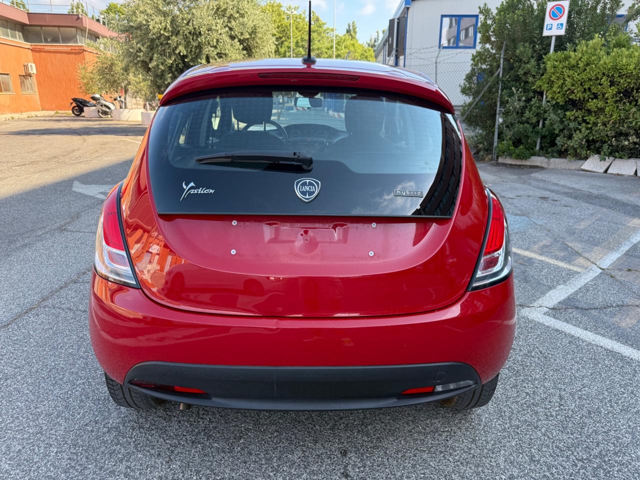 Lancia Ypsilon 1.0 FireFly 5 porte S&S Hybrid Ecochic Silver