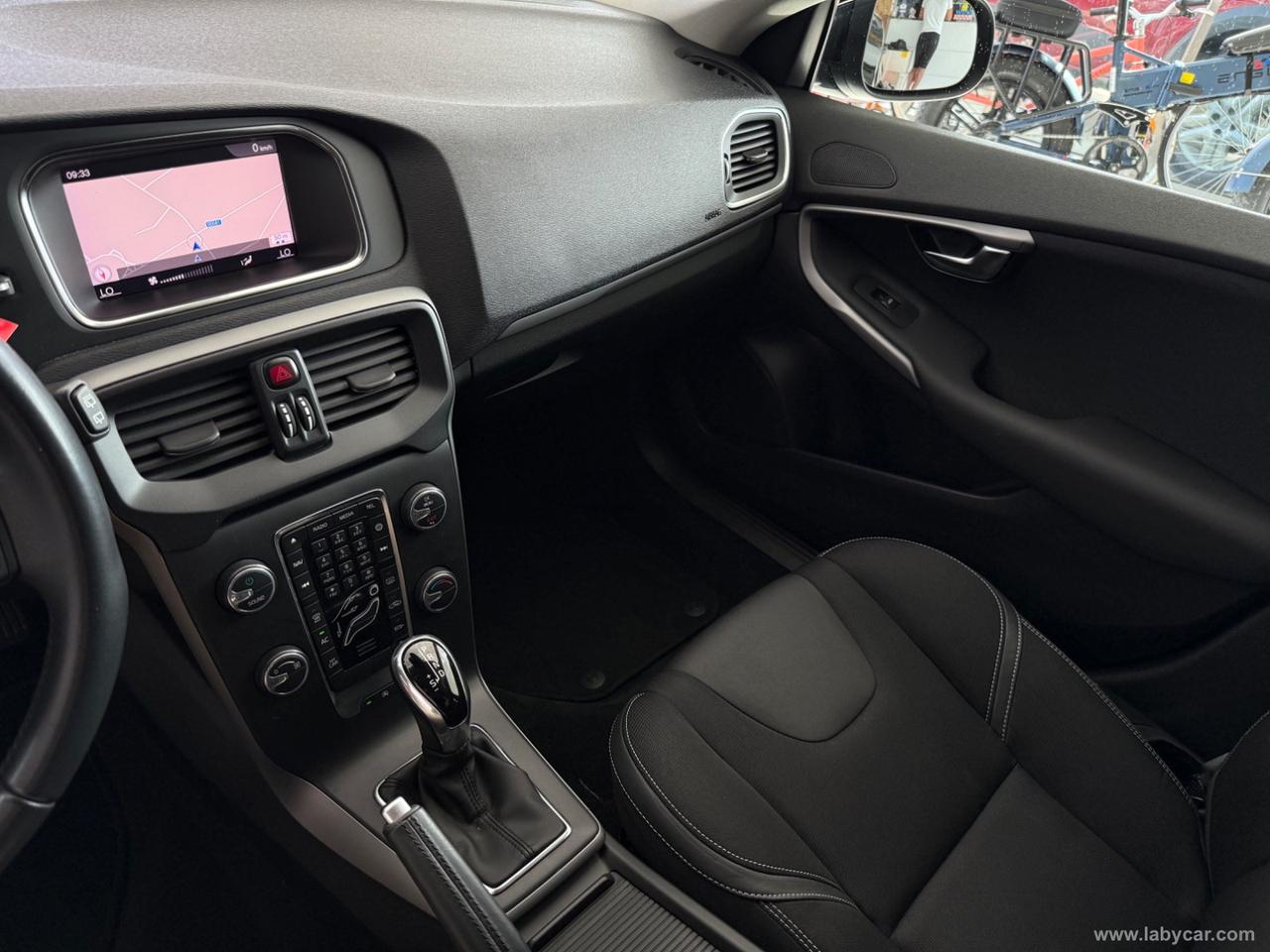 VOLVO V40 D2 Geartronic R-design