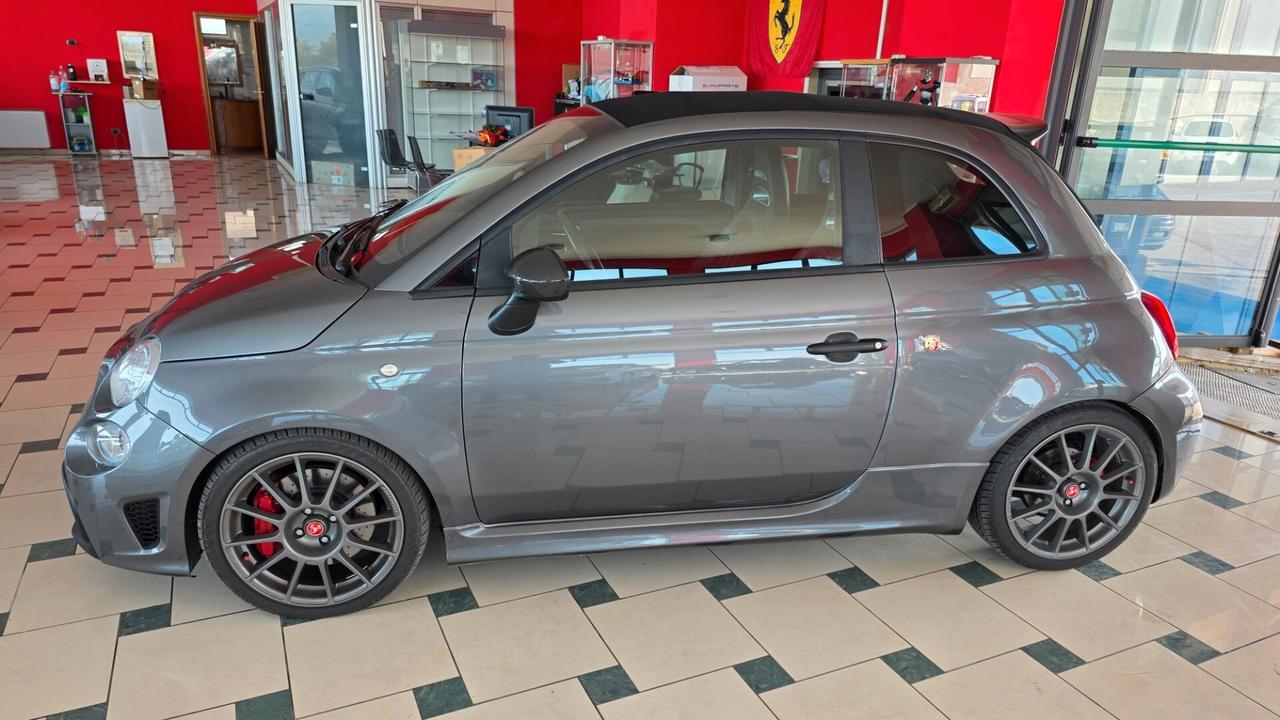 Abarth 500 C 1.4 Turbo T-Jet MTA Bicolore da €150/mese
