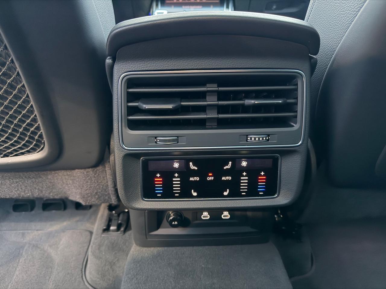 Audi Q8 SUV TDI quattro 210 kW tiptronic S line edition TETTO