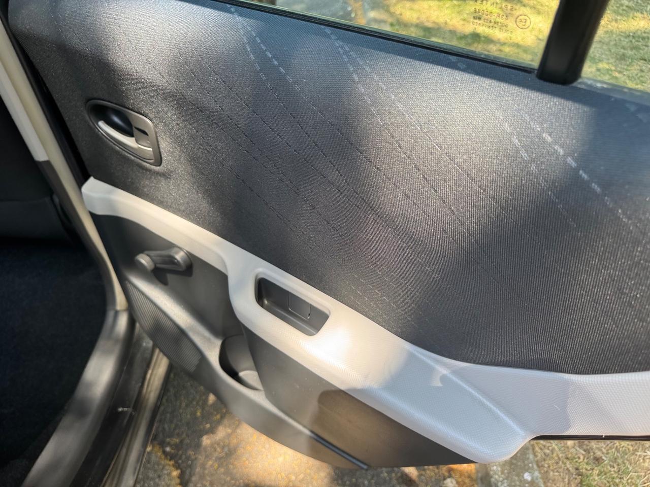Toyota Yaris 1.3 5 porte Neopatentato