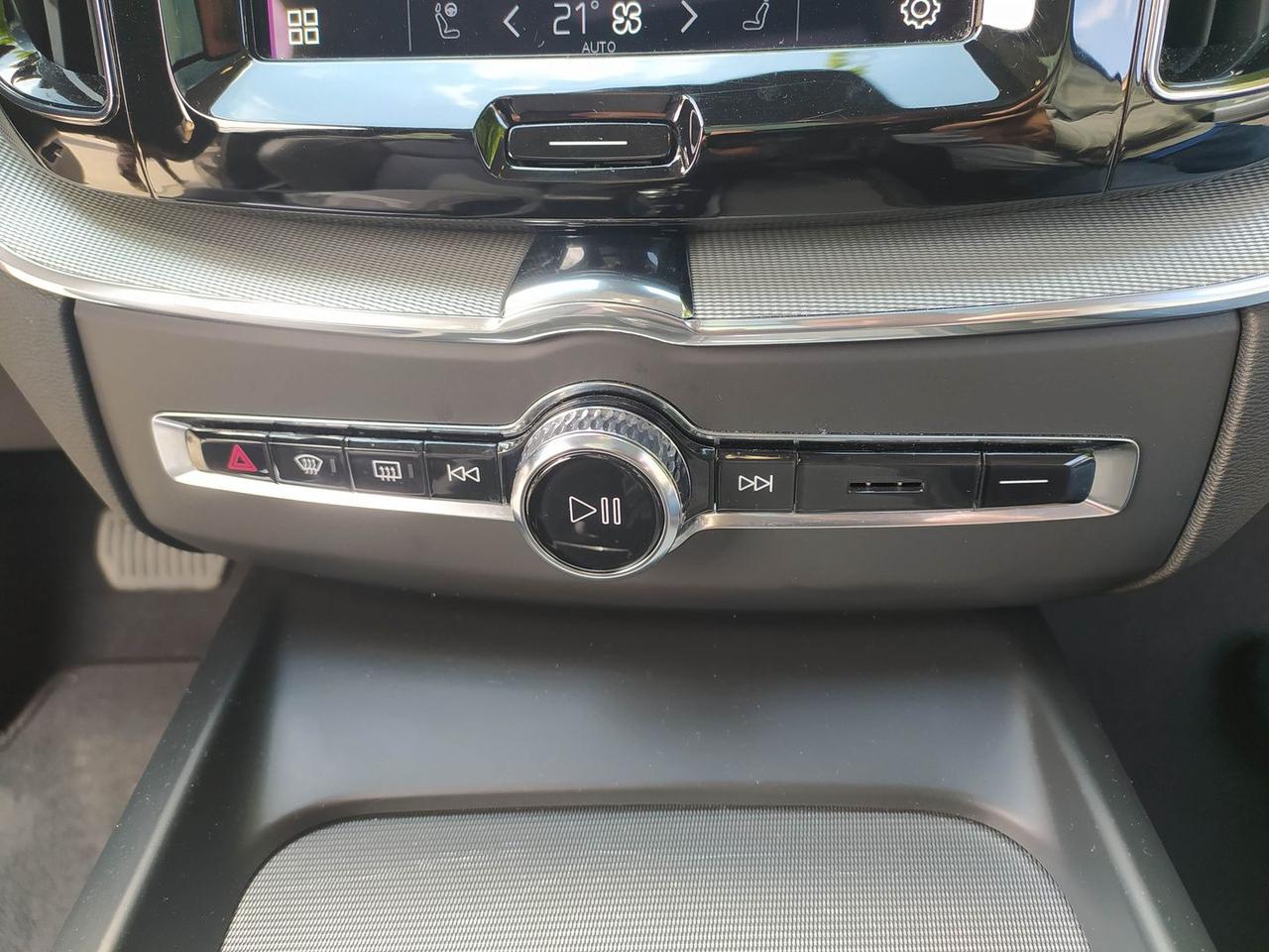 Volvo XC 60 2.0 T6 Recharge PHEV Ultimate Dark