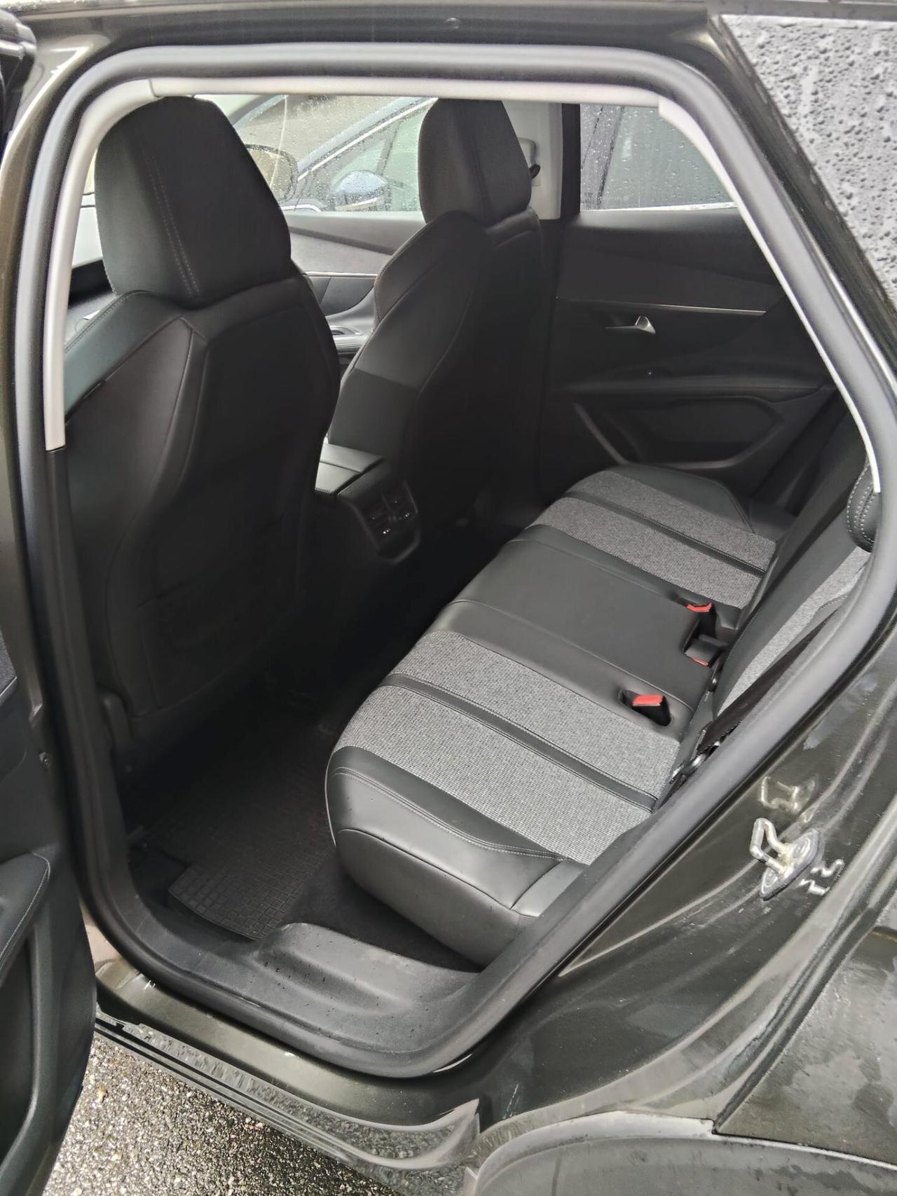 Peugeot 3008 BlueHDi 130 S&S Allure