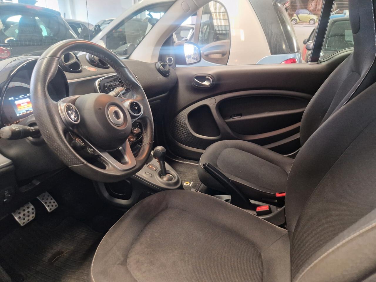 Smart 18th White matt solo 65000km full garanzia full led