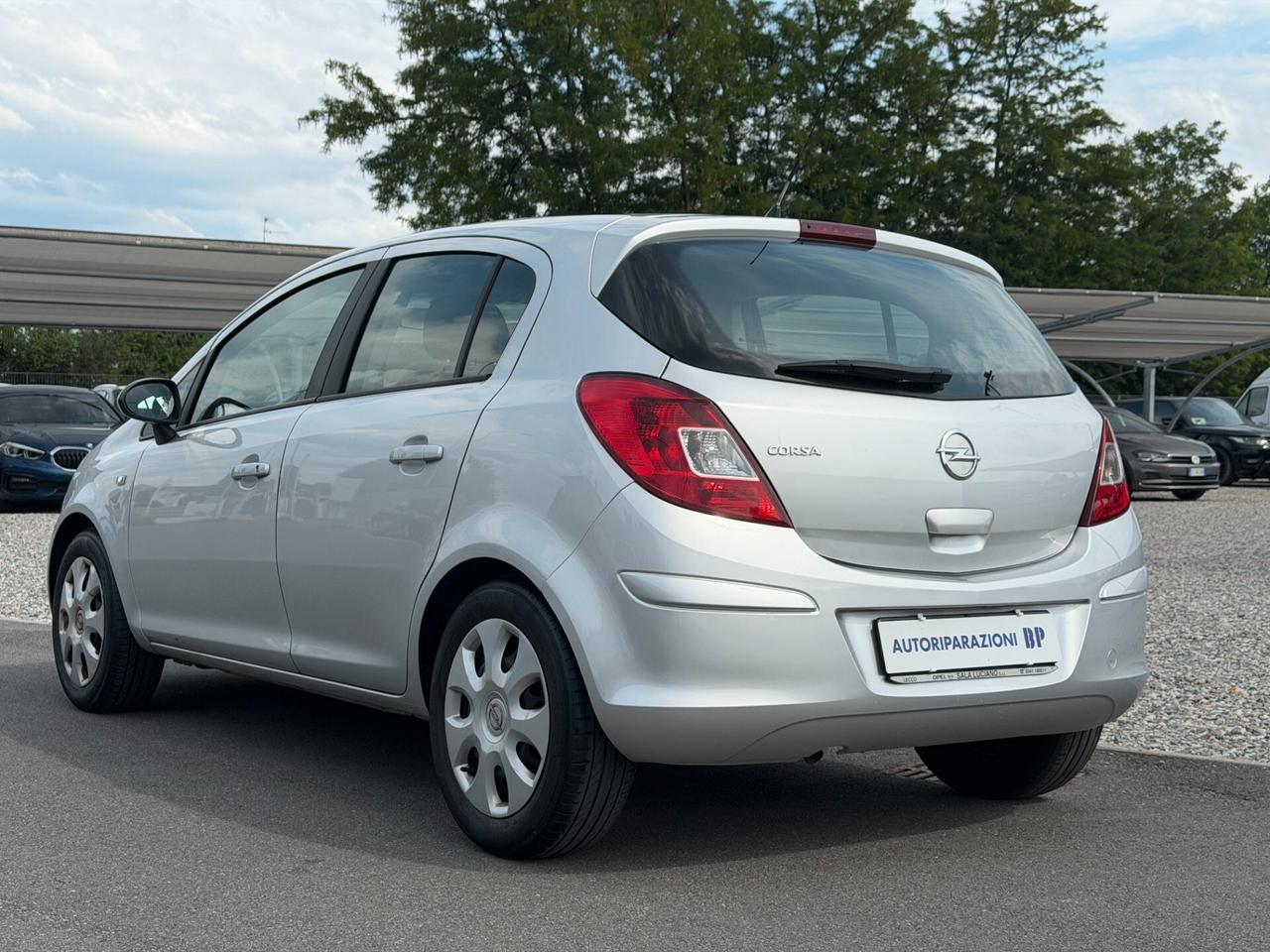 Opel Corsa 1.2 5 porte Cosmo