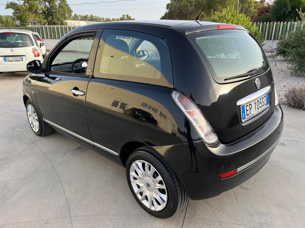 Lancia Ypsilon 1.3 MJT 75 CV Diva