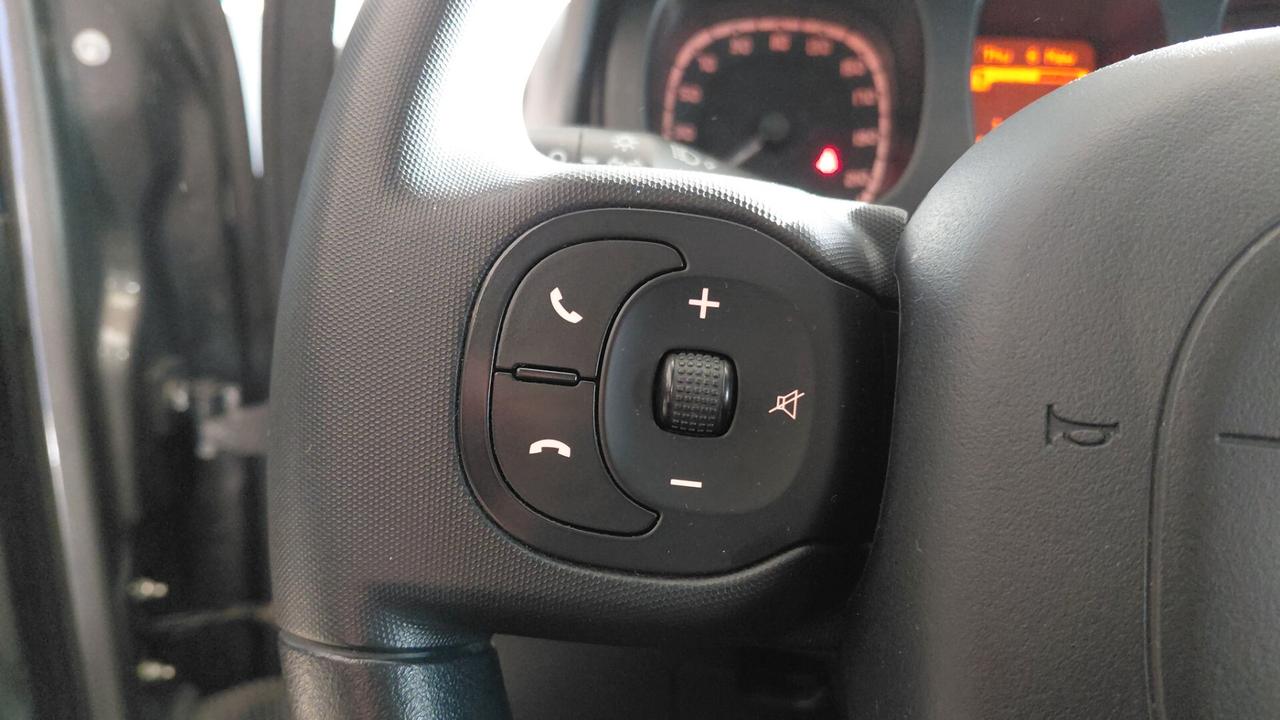 Fiat Panda 1.0 FireFly S&S Hybrid Garmin