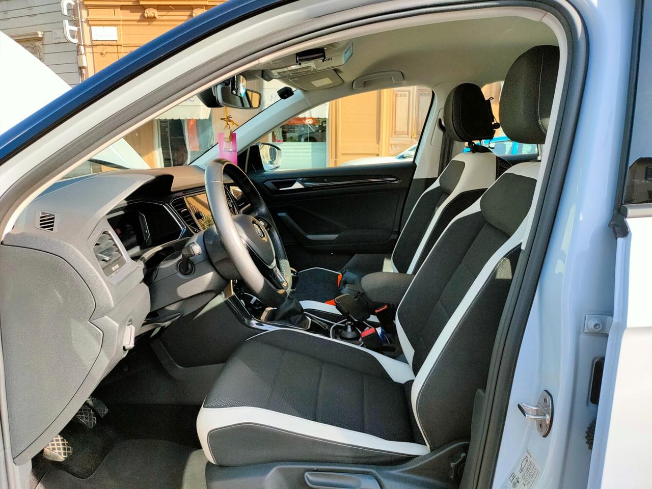 Volkswagen T-Roc 1.5 TSI ACT Advanced + Body kit R