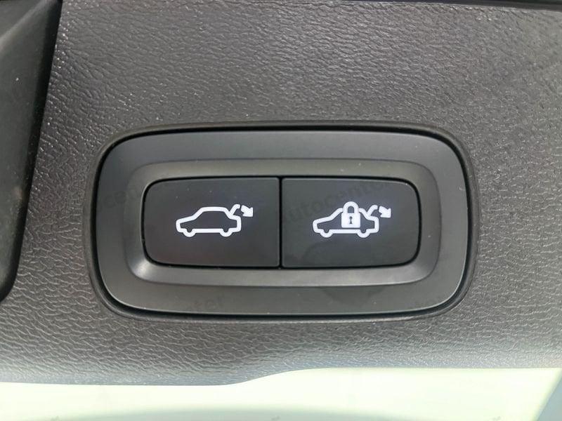 Volvo XC60 XC60 B4 (d) TRAZ ANT 197CV AUT R DESIGN **AUTOCARRO N1**