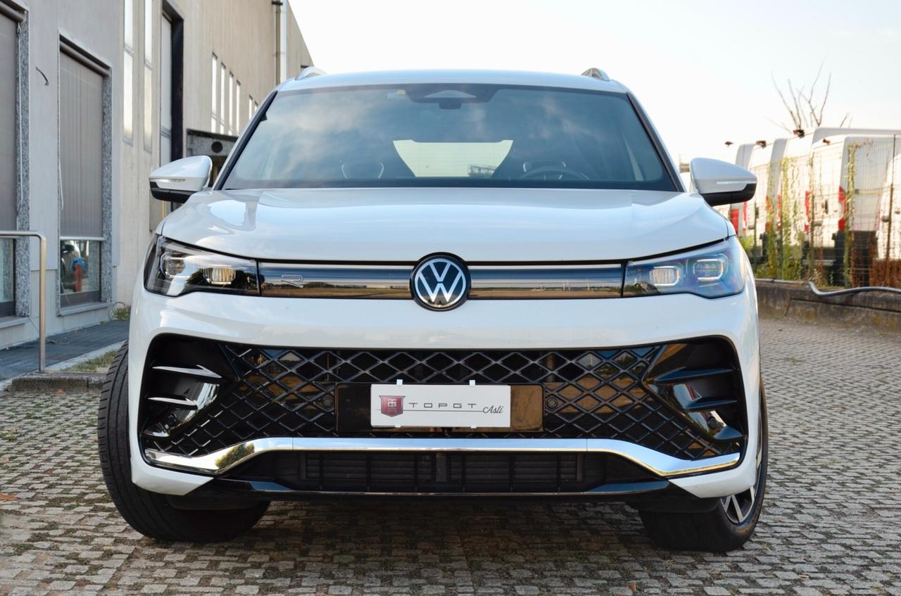 VOLKSWAGEN TIGUAN 2.0 TDI R-LINE 150cv DSG, UNICOPROPRIETARIO, GARANZIA VW 5/28, UFF ITALIANA, IQ LED, SEDILI A GUSCIO, 19″, PERMUTE