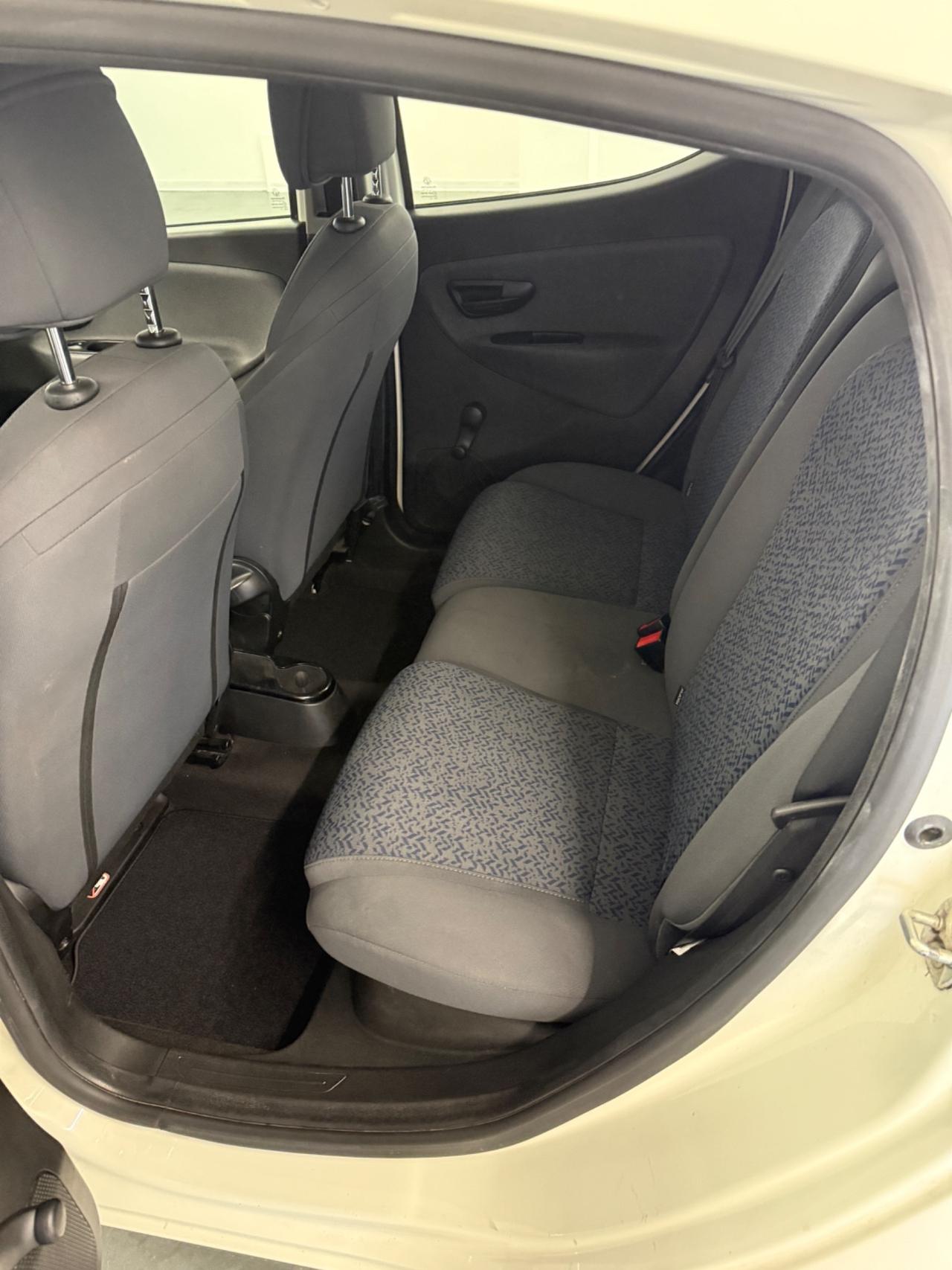 Lancia Ypsilon 1.0 FireFly 5 porte S&S Hybrid Ecochic Gold