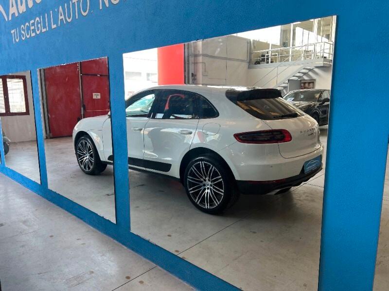 PORSCHE Macan 2.0