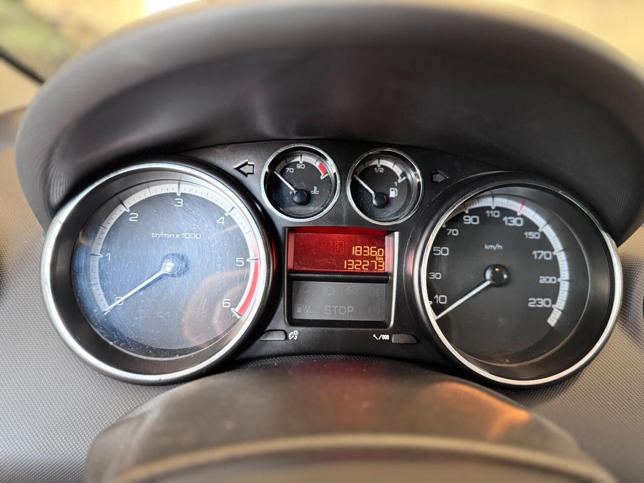 Peugeot 308 1.6 HDi 110CV SW Ciel Féline