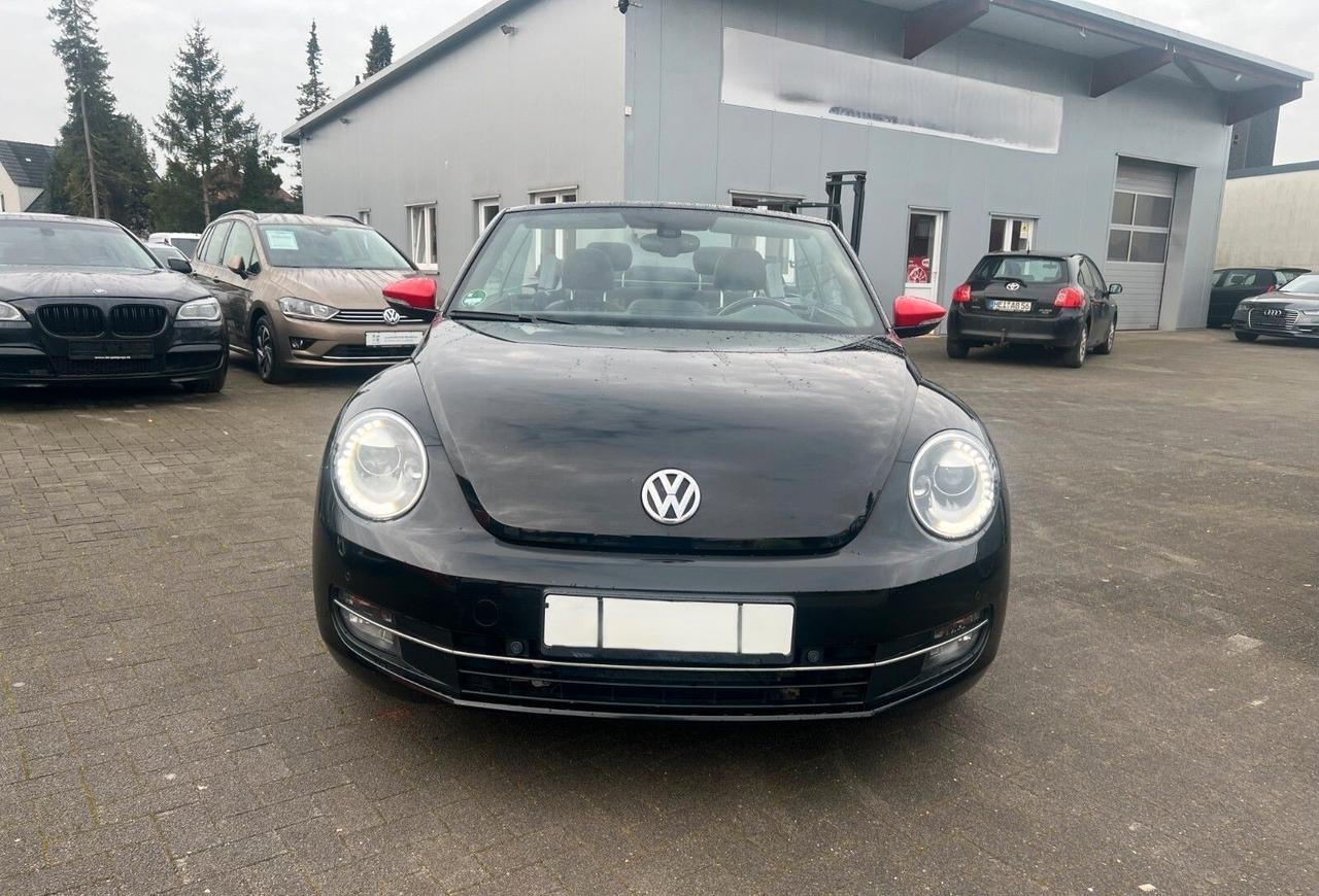 Volkswagen Maggiolino Cabrio 2.0 TDI DSG Club BlueMotion Technology