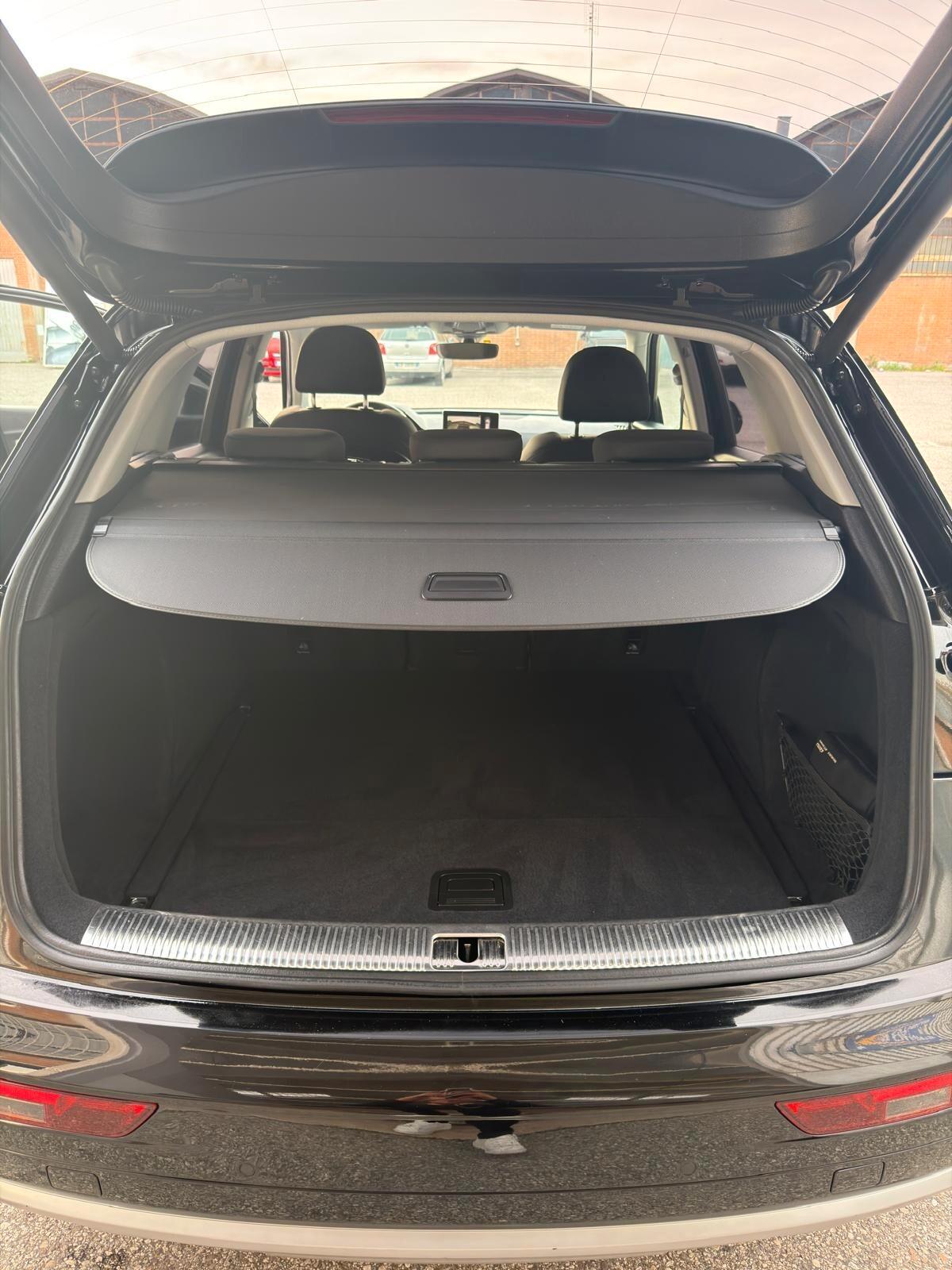 Audi Q5 40 TDI quattro S tronic Sport Virtual Cockpit, Fari Full Led e pacchetto luci ambiente multicolor