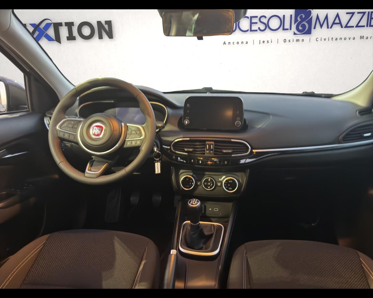 FIAT Tipo (2015-->) - Tipo 1.0 5 porte