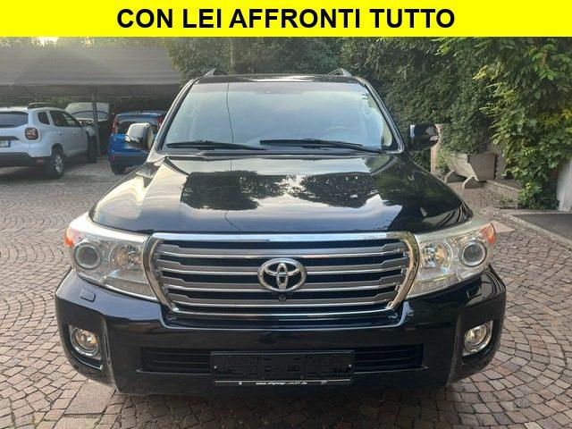 TOYOTA Land Cruiser V8 4.5 7 posti
