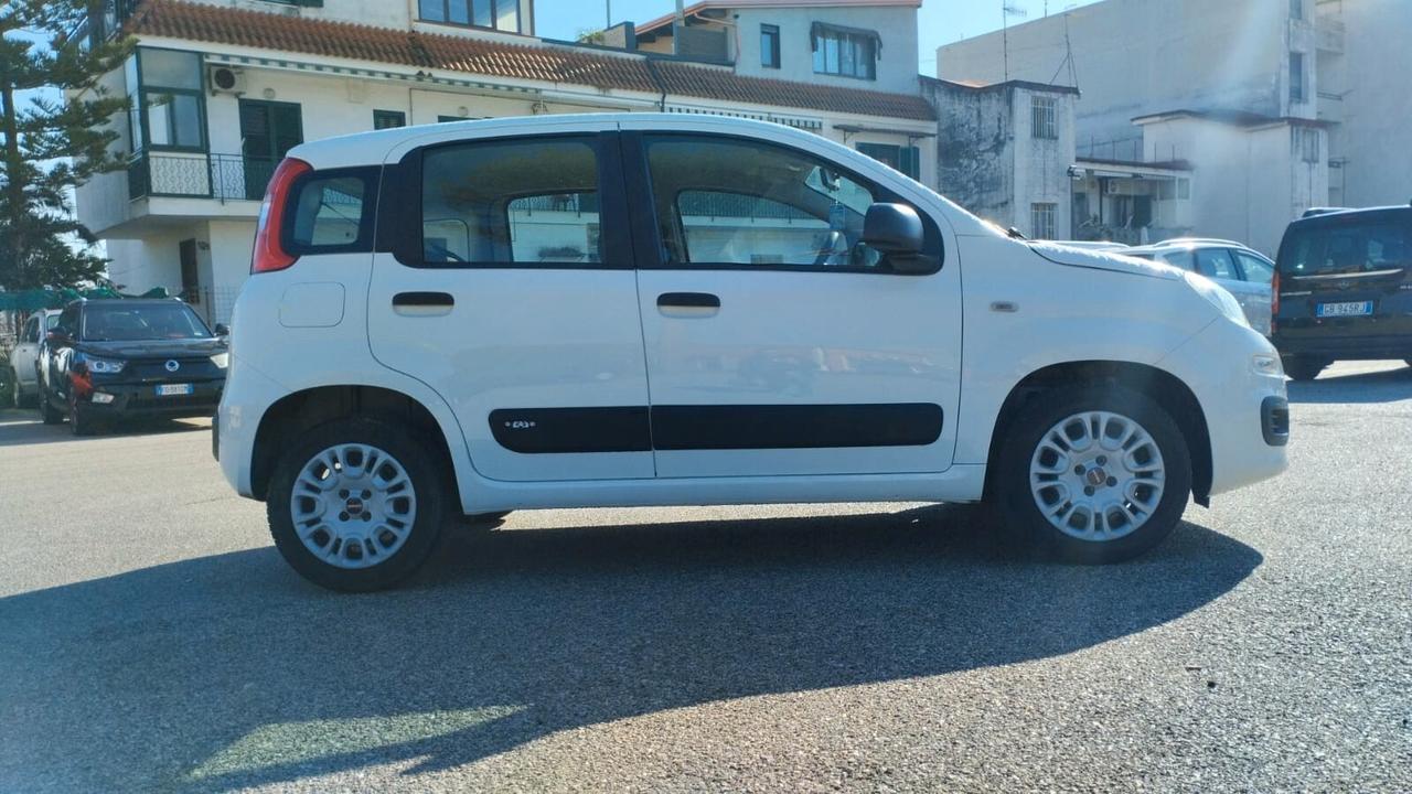 Fiat Panda 1.2 Connected by Wind