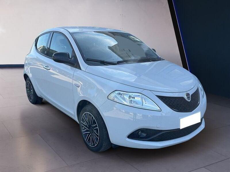 Lancia Ypsilon III 2015 1.0 hybrid Gold s&s 70cv