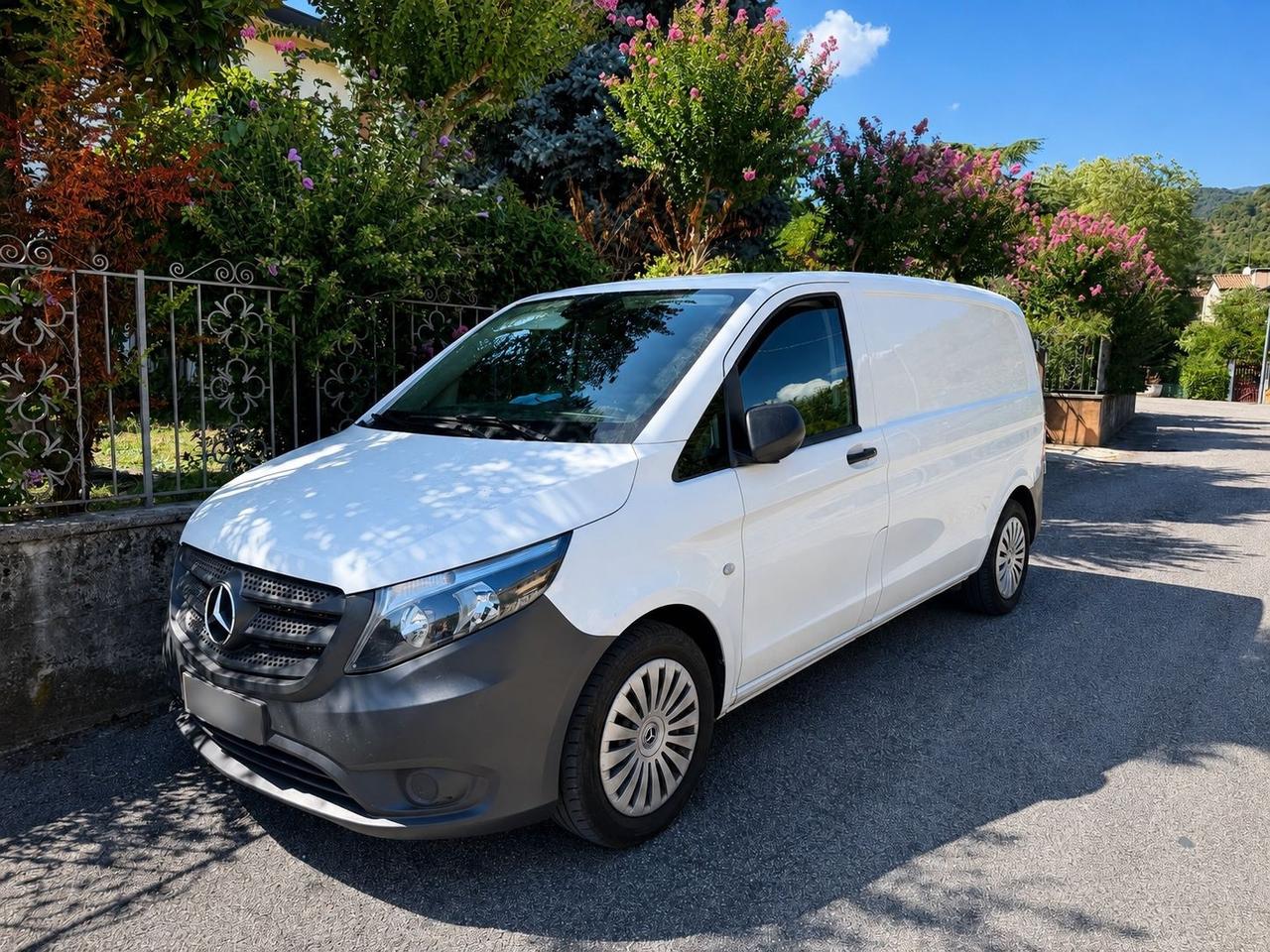 Mercedes Benz
